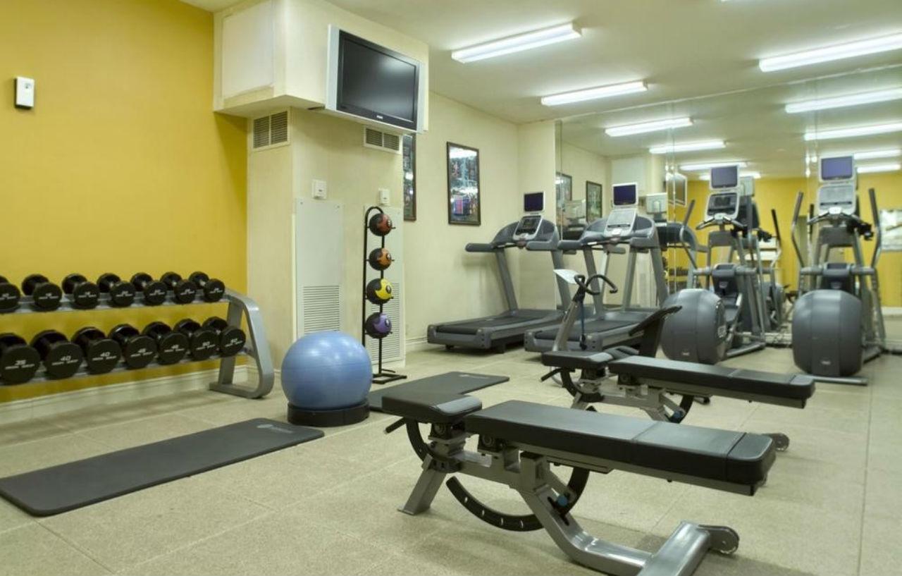 Doubletree By Hilton Norfolk Airport Hotel Екстериор снимка