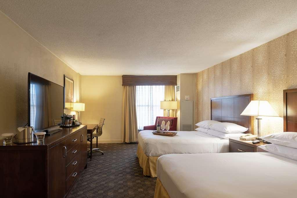 Doubletree By Hilton Norfolk Airport Hotel Стая снимка