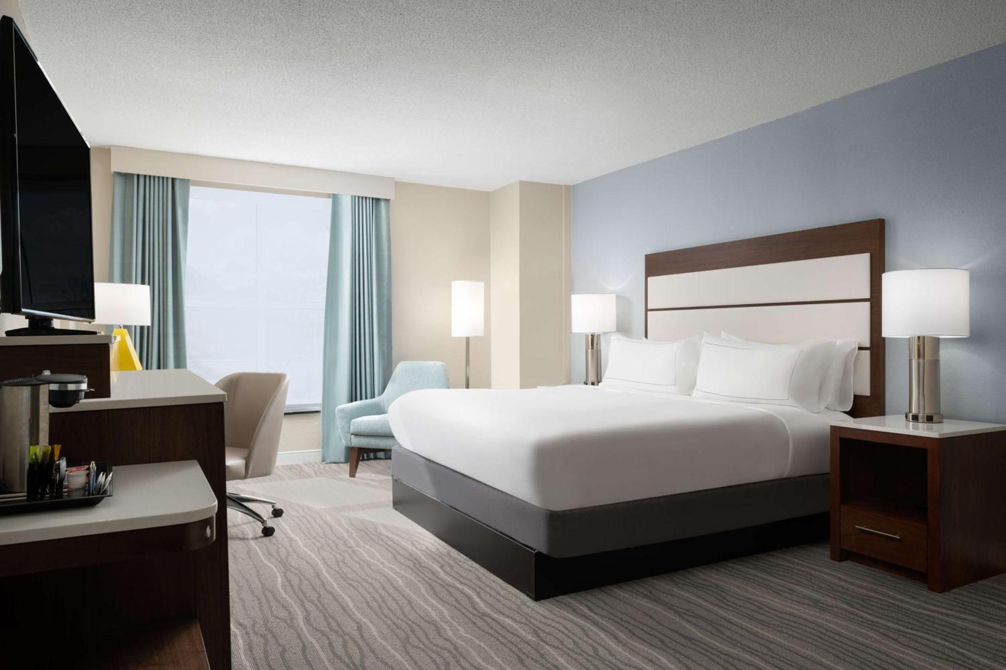Doubletree By Hilton Norfolk Airport Hotel Екстериор снимка