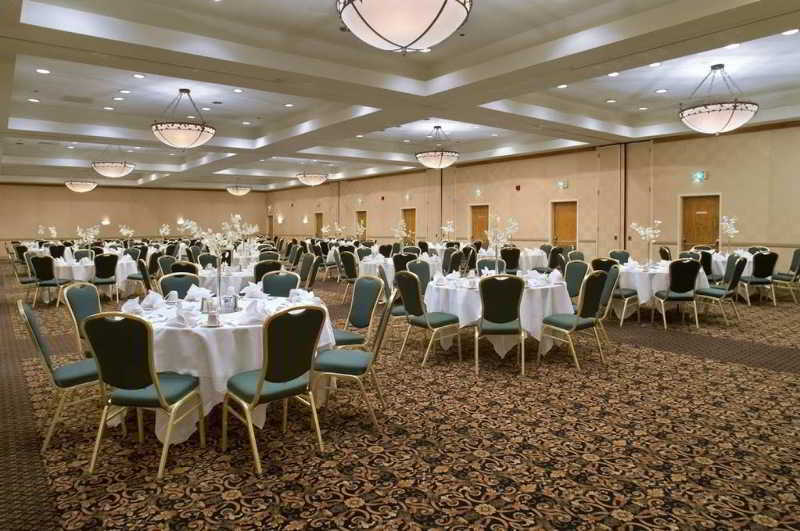 Doubletree By Hilton Norfolk Airport Hotel Ресторант снимка