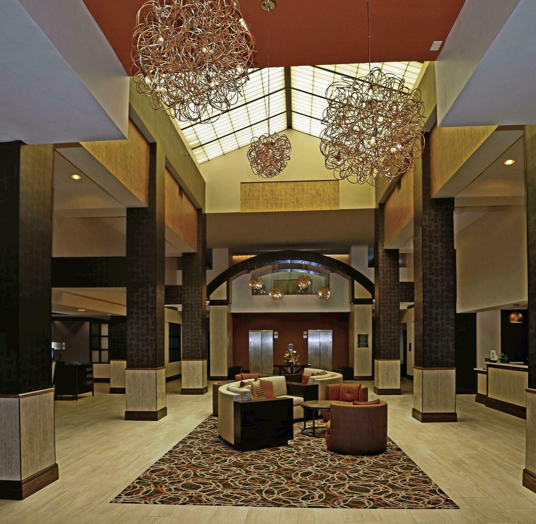 Doubletree By Hilton Norfolk Airport Hotel Екстериор снимка