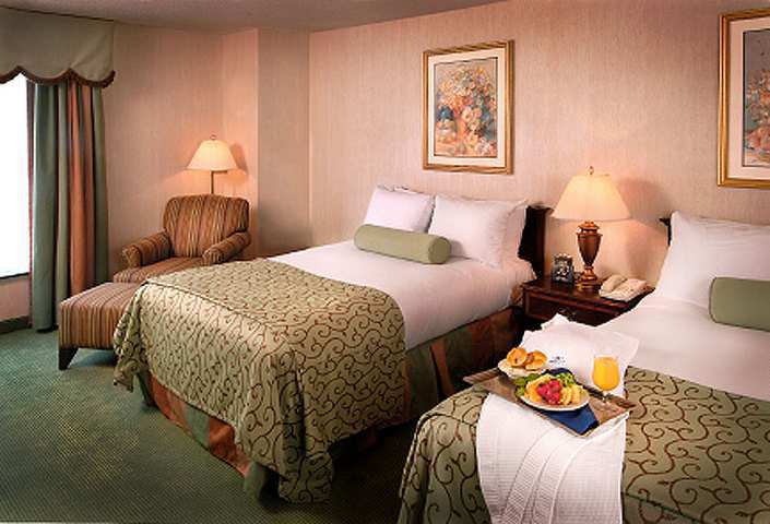 Doubletree By Hilton Norfolk Airport Hotel Стая снимка